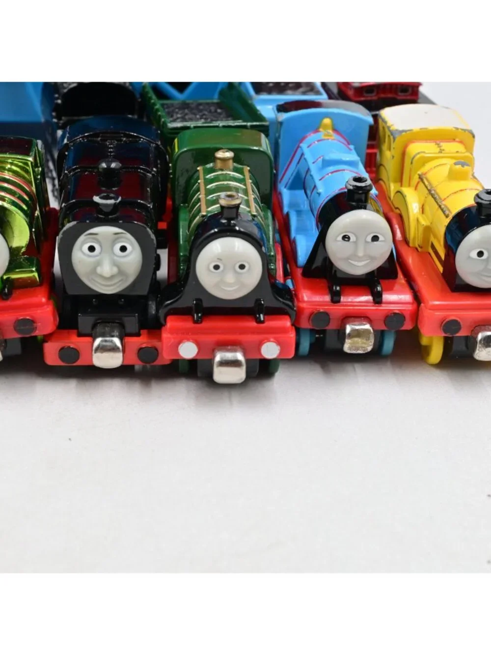 Thomas The Train Tank Engine Take Along Carrying Case W/ 13 Engines & 6 Cars